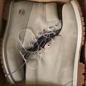 Grey timberlands